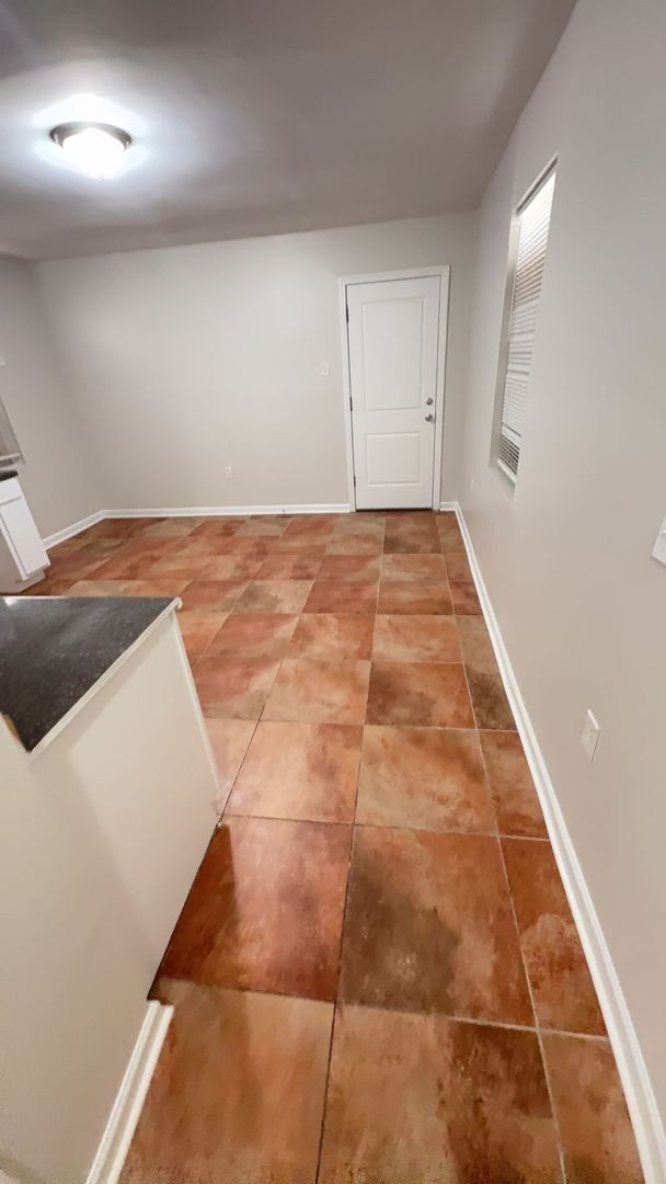 Building Photo - Charming 2 Bedroom Home in Memphis - $99 Move In Special