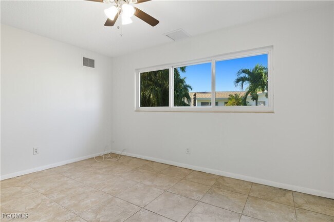 Building Photo - 4208 SE 19th Pl