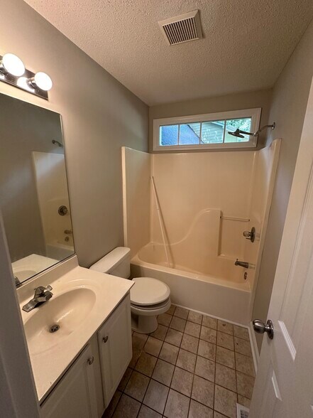 Building Photo - 4210 King Edward Ct