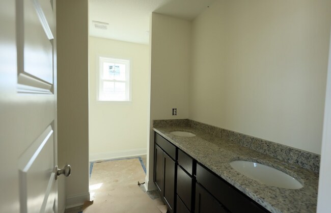 Building Photo - 128 Enclave Ct