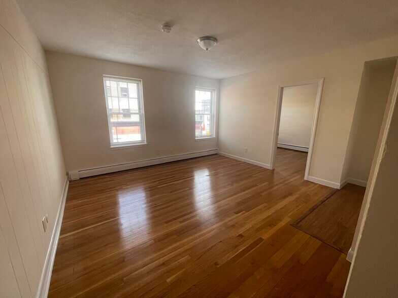 Primary Photo - 150 North Beacon St