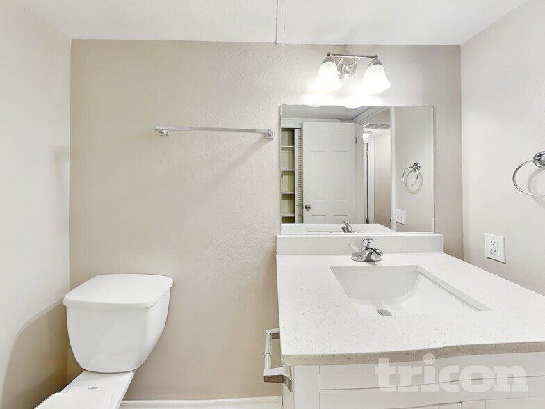 Building Photo - 1439 Leafwood Ct