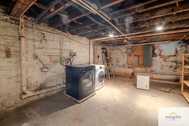 Building Photo - 503 S East Ave