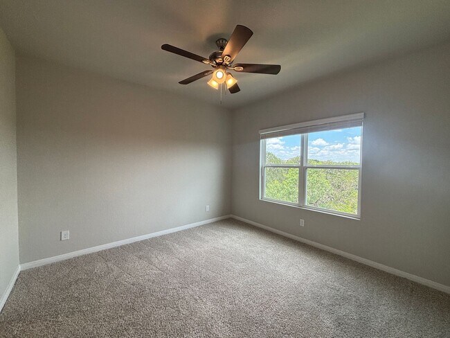 Building Photo - Triple Master Suites 3-Story Townhome