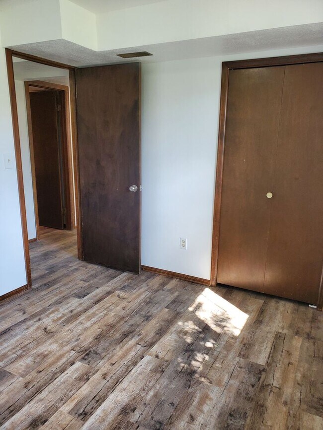 Building Photo - 5528 Fiesta Ln