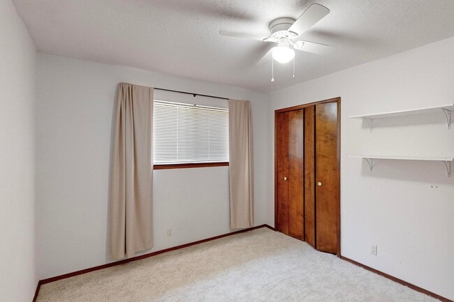 Building Photo - NE Brick Ranch 3/Bd 2/Ba 2 Cg 1782/sf