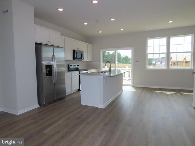Building Photo - 3074 Martha Wy