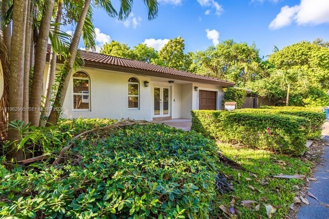 Building Photo - 4400 SW 9th Ln