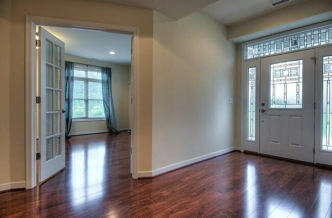 Building Photo - 3910 Village Commons Walk