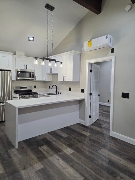 Building Photo - 6515 Keokuk Ave