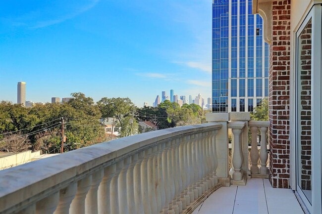 Building Photo - 1909 Revere St