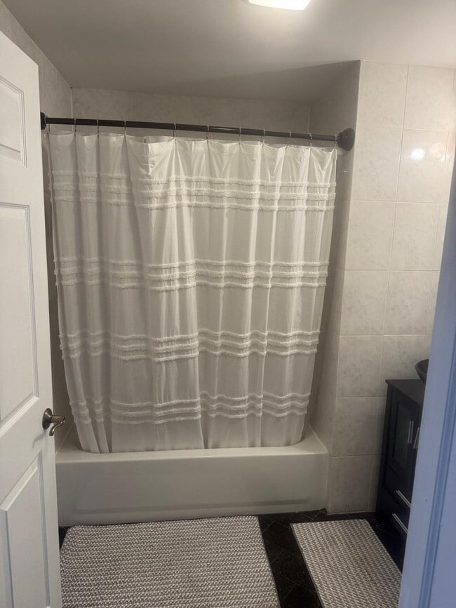 Building Photo - 413-415 9th St