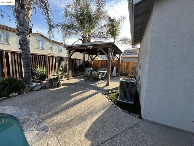Building Photo - 6238 Crystal Springs Cir