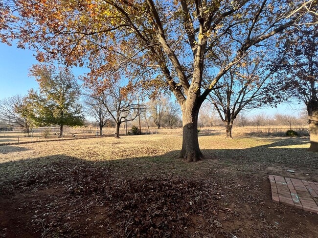 Building Photo - 134 NE Fullerton- Hot new listing!