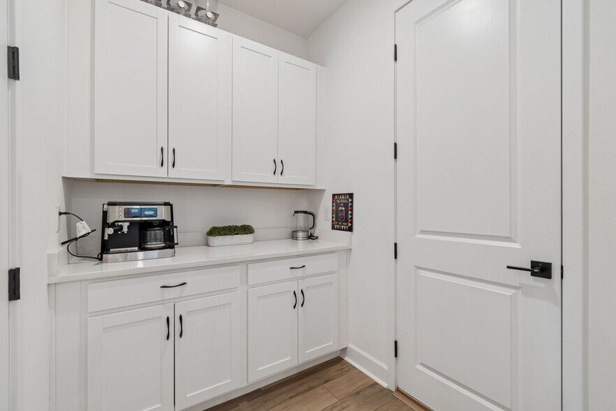 Building Photo - 2021 Amelia Bay Pl