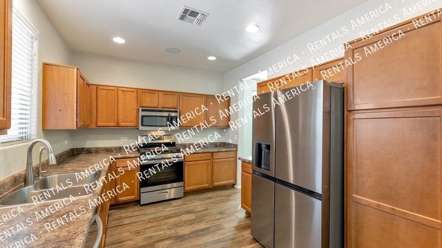 Building Photo - 56 W Camino Fuste