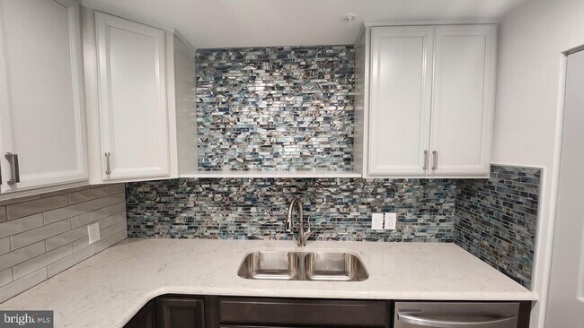 Building Photo - 12327 Eugenes Prospect Dr