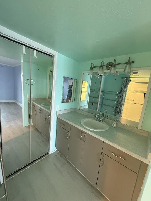 Building Photo - 1540 Riverside Dr