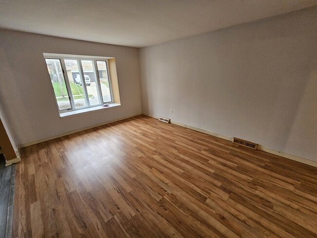 Building Photo - 6094 Andover Blvd