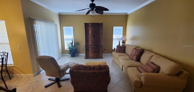 Building Photo - 3712 Greencrest Ct