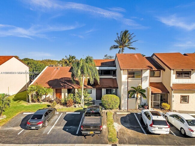 Building Photo - 2701 SW 58th Manor