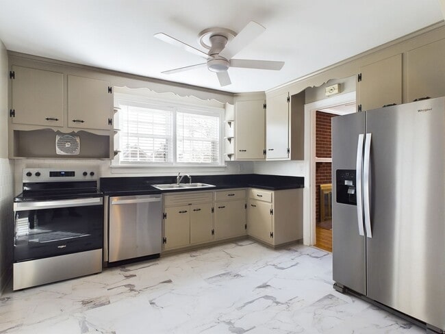 Building Photo - 7505 Landsworth Ave