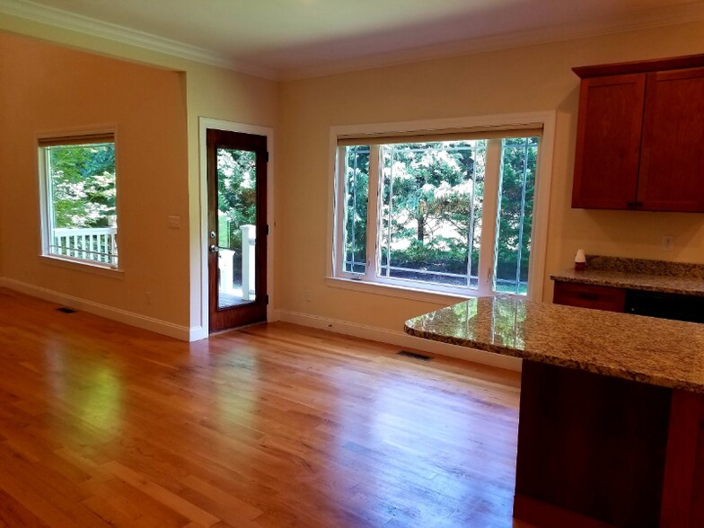 Building Photo - 32 Tempie Ln