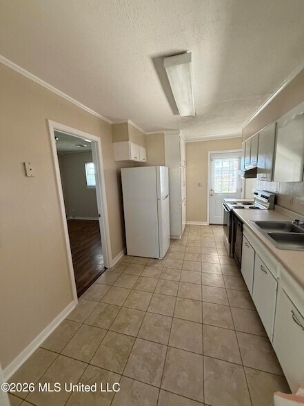 Building Photo - 405 McGuire Cir