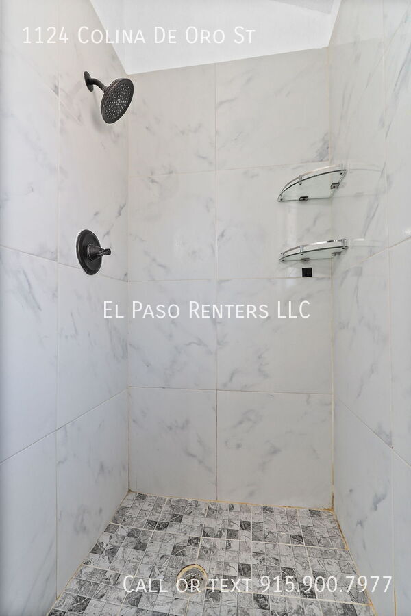 Building Photo - 1124 Colina De Oro St