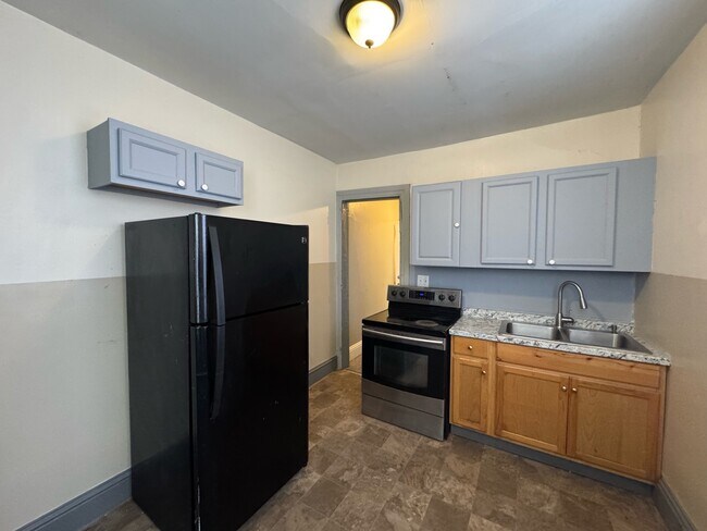 Building Photo - 729 W Philadelphia St