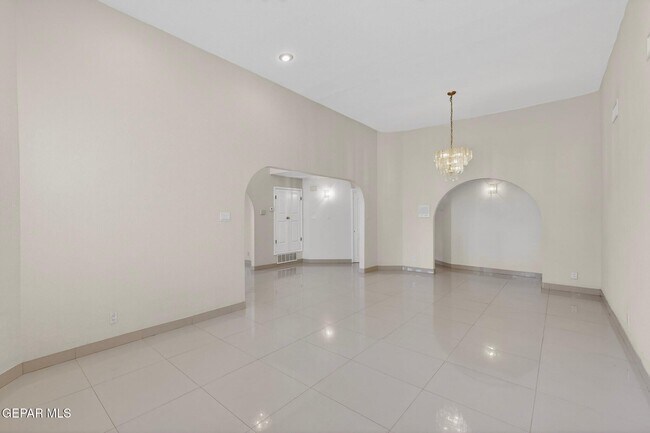 Building Photo - 664 Rosinante Rd