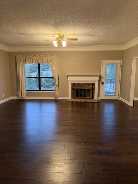 Building Photo - 698 Trailcrest Ct