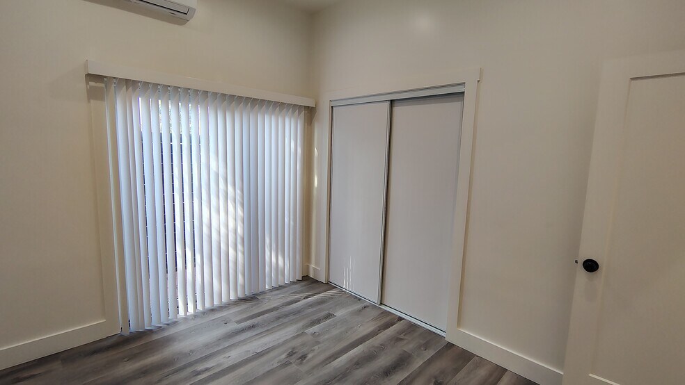 Building Photo - 720 37th St