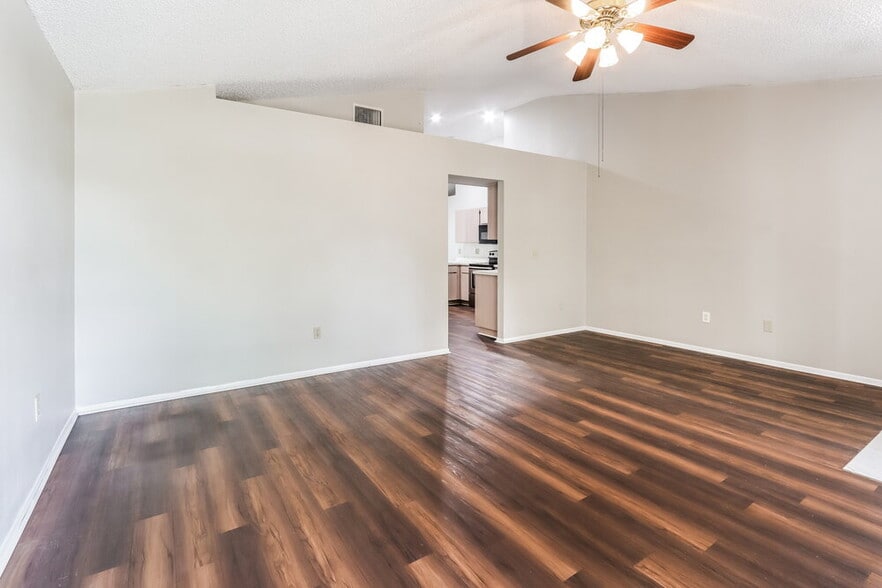 Building Photo - 409 Benson St