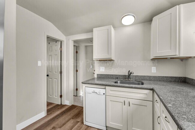 Building Photo - 227 18th St