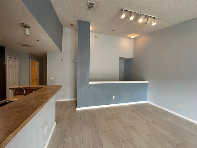 Building Photo - 9411 Osprey Branch Trail