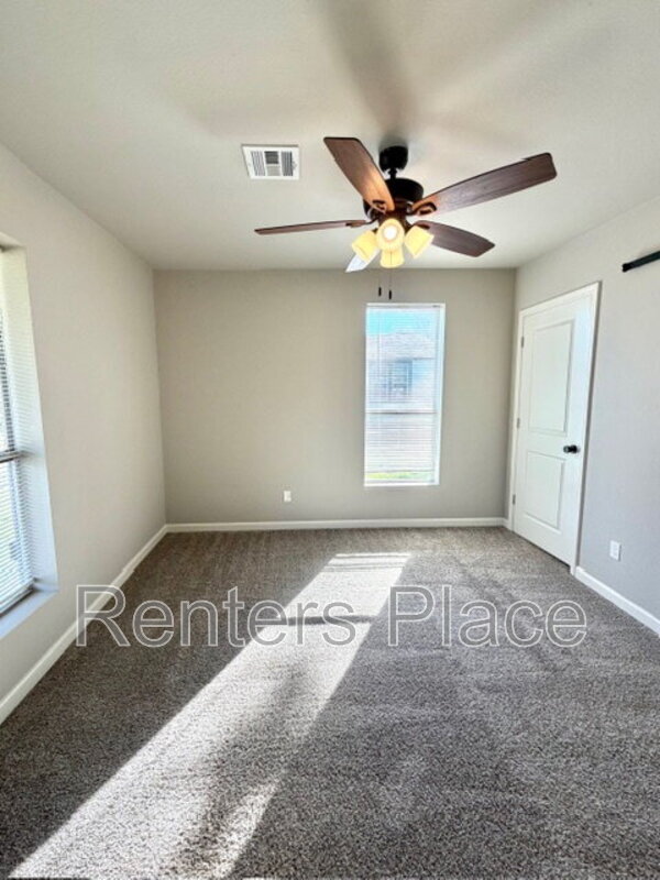 Building Photo - 108 E Mill Ave