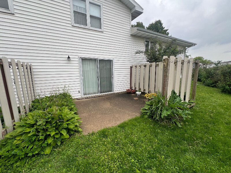 Building Photo - 243 Tyler Cir