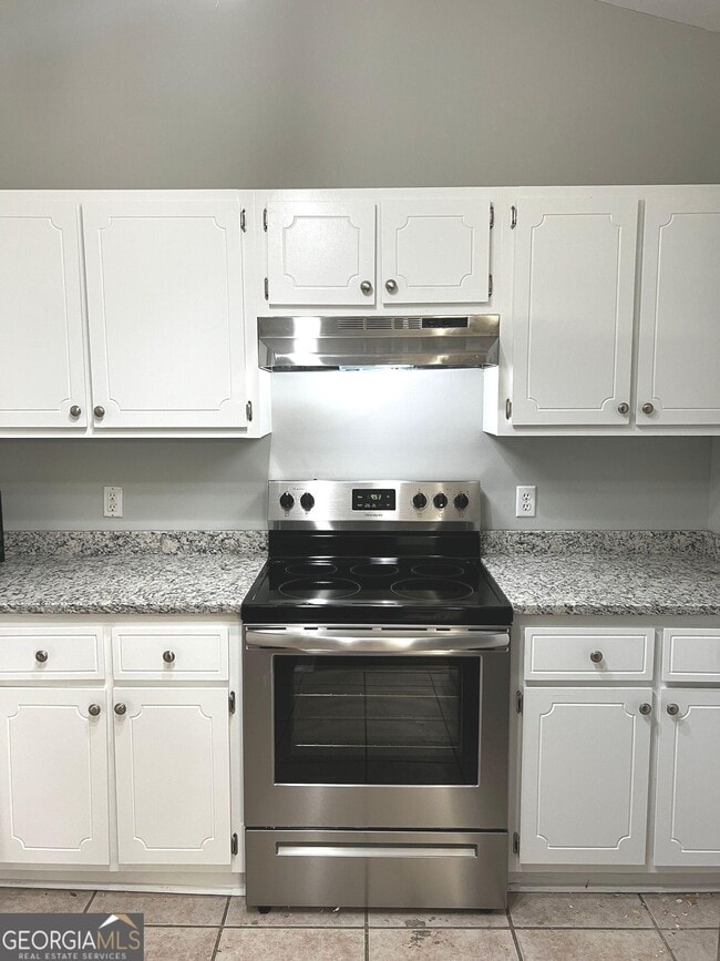 Building Photo - 141 Lakeside Dr