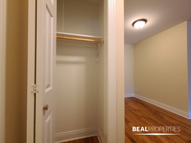 Building Photo - 555 W Arlington Pl