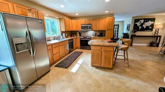 Building Photo - 8105 Nutmeg Way
