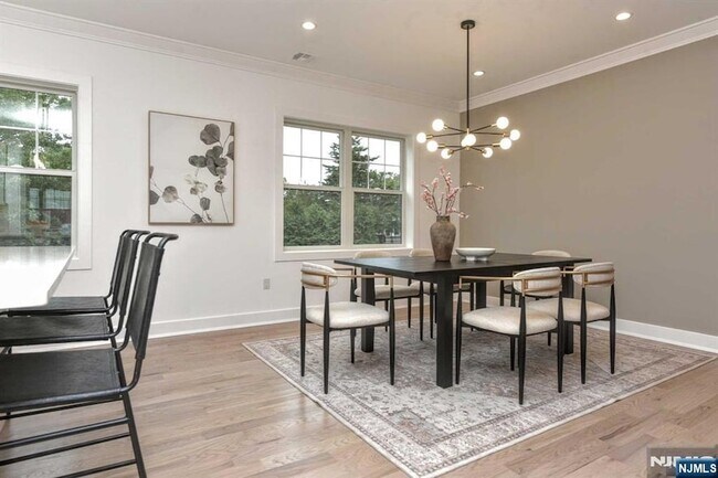 Building Photo - 120 Collignon Way