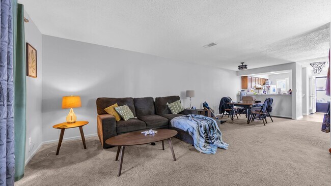 Building Photo - 414 Garden Dr