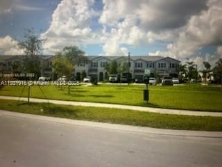 Building Photo - 2631 SE 11th St