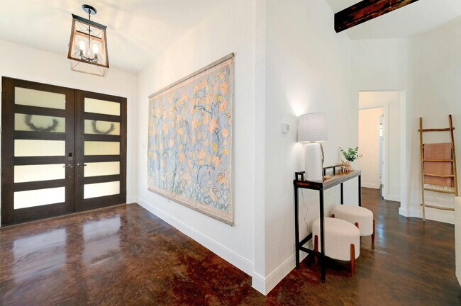 Building Photo - Spacious 4-Bed Oasis at this Canyon Lake Gem!