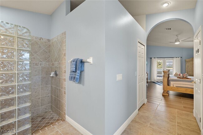 Building Photo - 414 SW 47th St