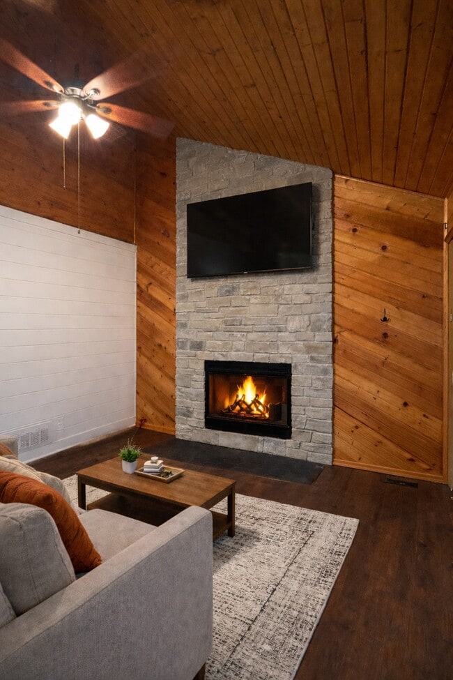 Building Photo - 7413 Mariner Hills Cir