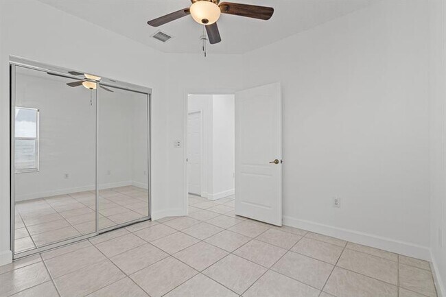 Building Photo - 11255 NW 53rd Ln