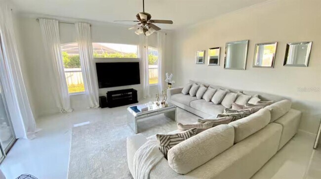 Building Photo - 8890 SW 57th Ct