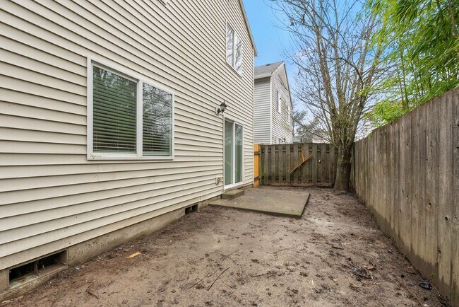 Building Photo - Beautiful 4bed/2.5bath home